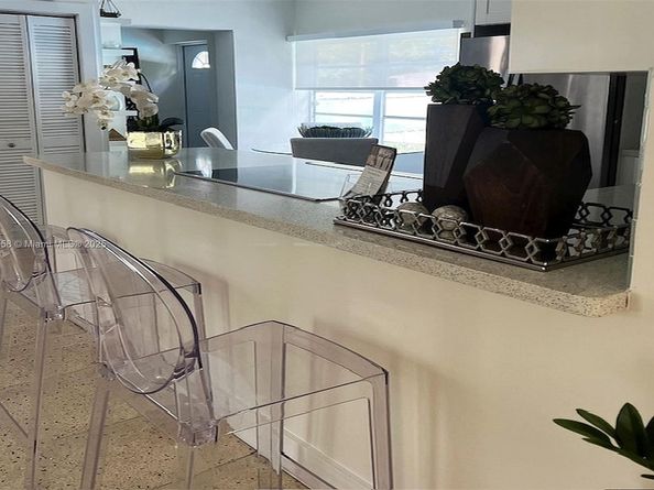 827 NE 140th St, North Miami FL 33161