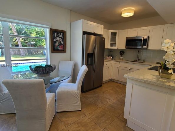 827 NE 140th St, North Miami FL 33161