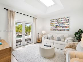 1415 Sunset Harbour Dr TH102, Miami Beach FL 33139