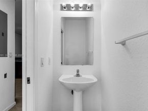 21217 NW 14th Pl 222, Miami Gardens FL 33169