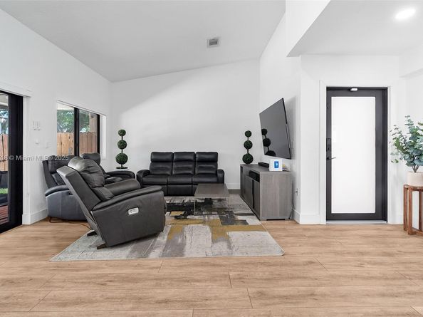 9517 SW 148th Ave Cir E, Miami FL 33196