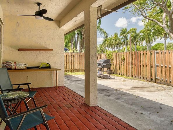 9517 SW 148th Ave Cir E, Miami FL 33196