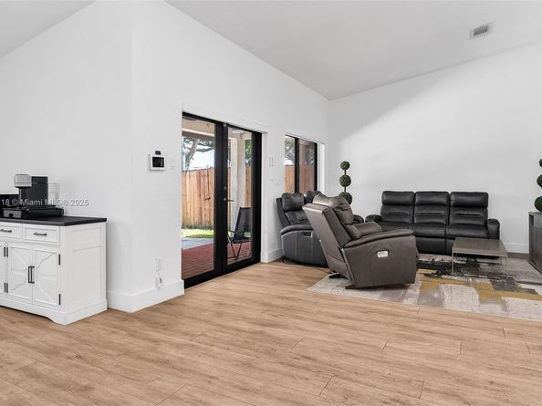 9517 SW 148th Ave Cir E, Miami FL 33196