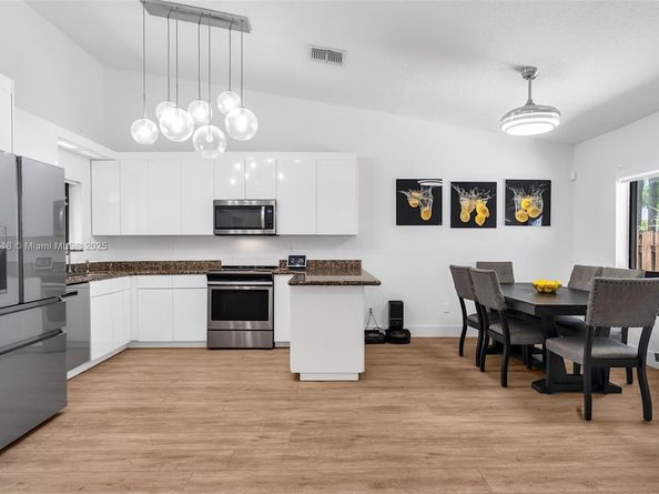 9517 SW 148th Ave Cir E, Miami FL 33196