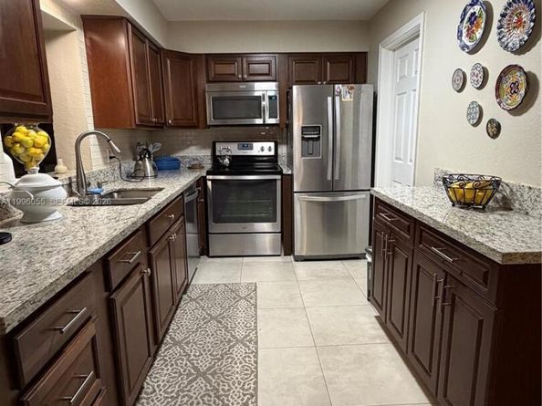 7008 NW 95th Ter, Tamarac FL 33321
