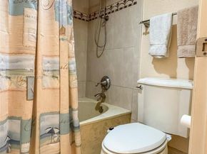 3570 Magellan Cir 2222, Aventura FL 33180