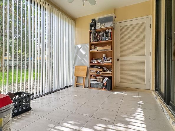 3570 Magellan Cir 2222, Aventura FL 33180