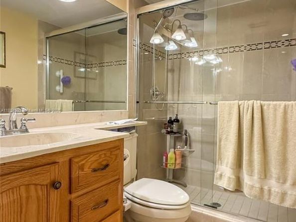 3570 Magellan Cir 2222, Aventura FL 33180
