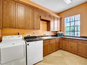 3308 Islewood Ave, Weston FL 33332