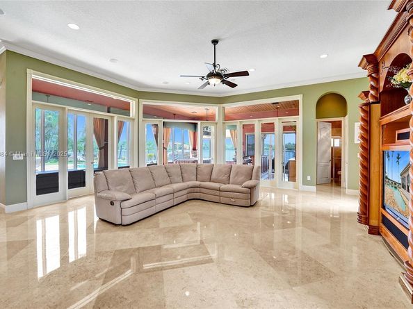 3308 Islewood Ave, Weston FL 33332