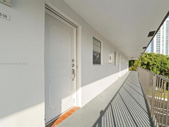 1501 S Ocean Blvd 318, Lauderdale By The Sea FL 33062