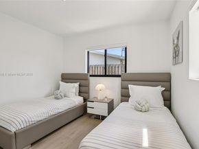 1960 NE 32nd St, Lighthouse Point FL 33064