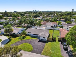 1960 NE 32nd St, Lighthouse Point FL 33064