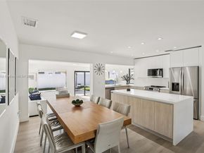 1960 NE 32nd St, Lighthouse Point FL 33064