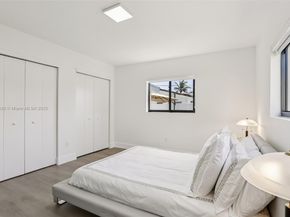 1960 NE 32nd St, Lighthouse Point FL 33064