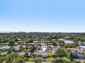 1960 NE 32nd St, Lighthouse Point FL 33064