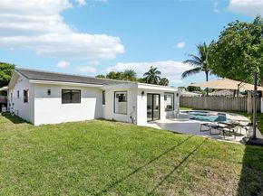 1960 NE 32nd St, Lighthouse Point FL 33064