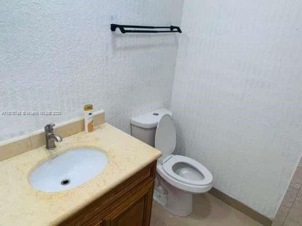 Undisclosed Address #A11876748, Miami FL 33186