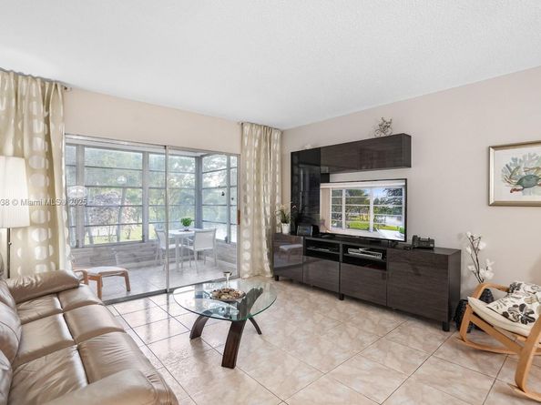 5102 NW 36th St 511, Lauderdale Lakes FL 33319