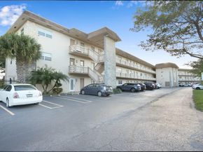 5102 NW 36th St 511, Lauderdale Lakes FL 33319