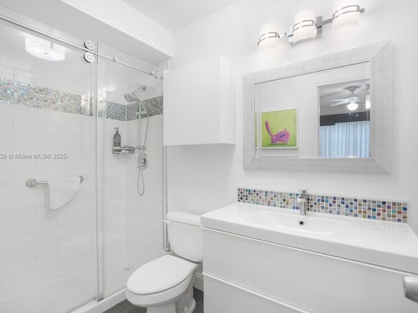 5102 NW 36th St 511, Lauderdale Lakes FL 33319