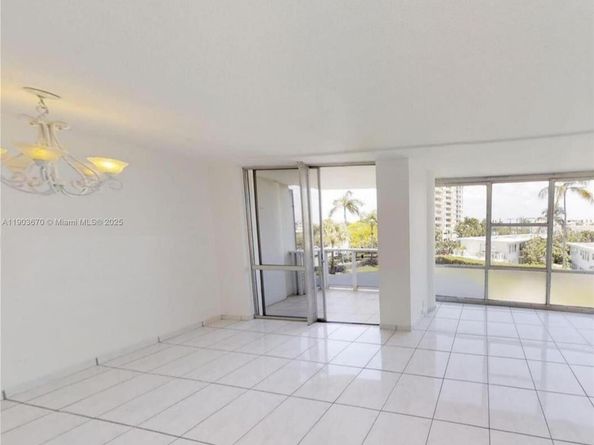 900 Bay Dr 209, Miami Beach FL 33141