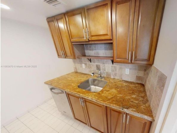 900 Bay Dr 209, Miami Beach FL 33141