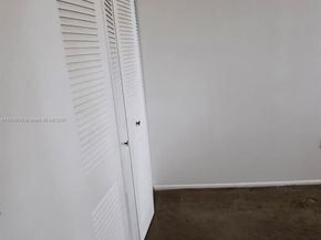 1095 W 40th St 26, Hialeah FL 33012