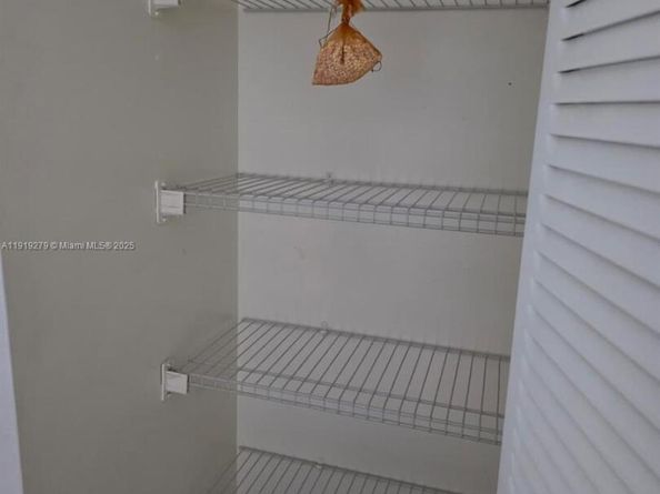 1095 W 40th St 26, Hialeah FL 33012