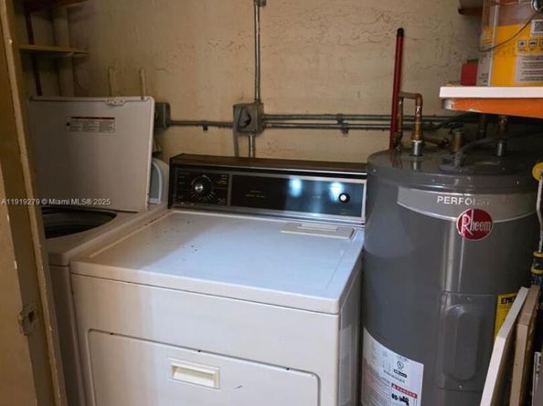 1095 W 40th St 26, Hialeah FL 33012