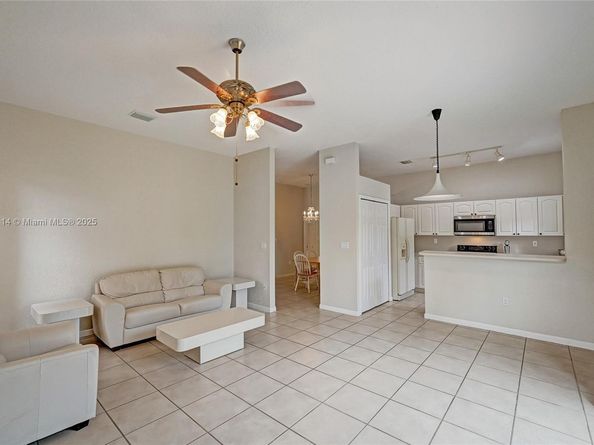 14125 S Cypress Cove Cir, Davie FL 33325