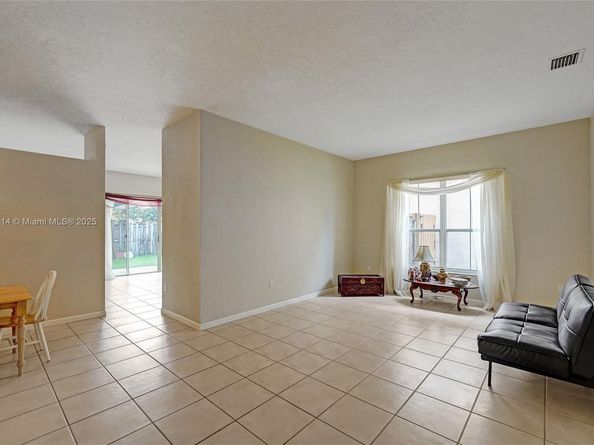 14125 S Cypress Cove Cir, Davie FL 33325
