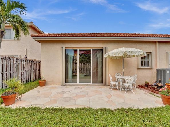 14125 S Cypress Cove Cir, Davie FL 33325