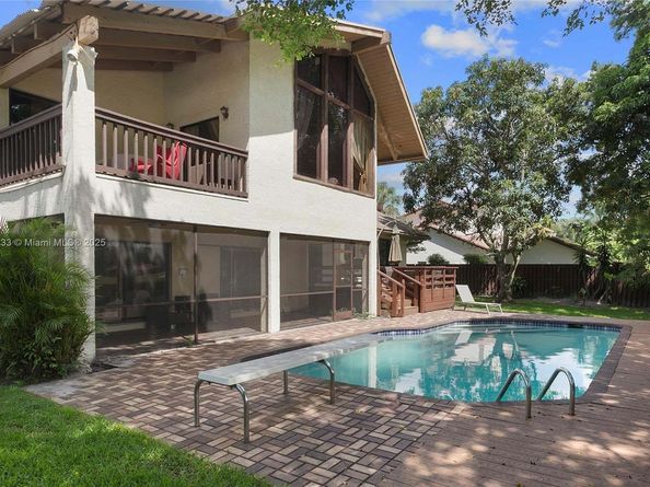 863 W Coco Plum Cir, Plantation FL 33324