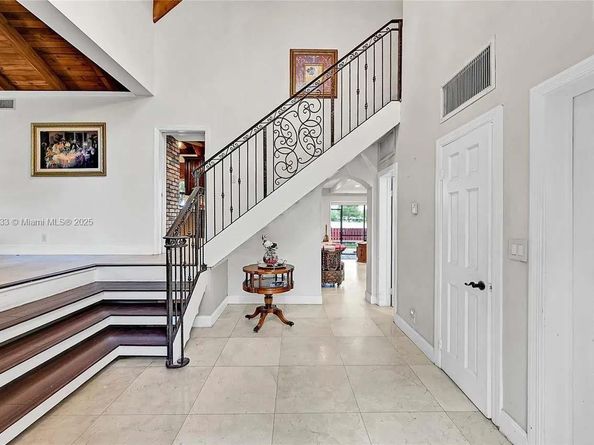 863 W Coco Plum Cir, Plantation FL 33324