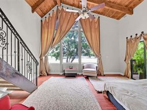 863 W Coco Plum Cir, Plantation FL 33324