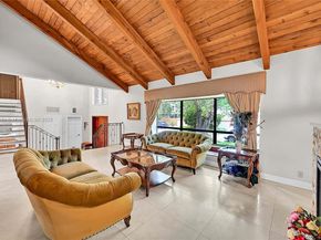 863 W Coco Plum Cir, Plantation FL 33324