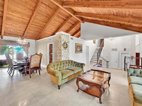 863 W Coco Plum Cir, Plantation FL 33324