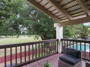 863 W Coco Plum Cir, Plantation FL 33324