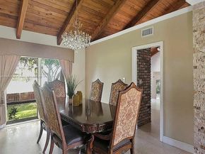 863 W Coco Plum Cir, Plantation FL 33324