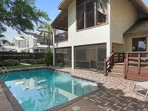 863 W Coco Plum Cir, Plantation FL 33324