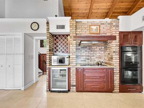 863 W Coco Plum Cir, Plantation FL 33324