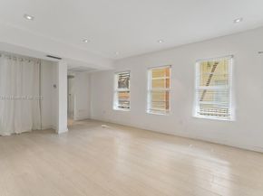 4812 Pine Tree Dr 206, Miami Beach FL 33140