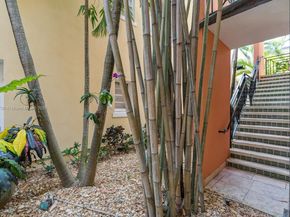 4812 Pine Tree Dr 206, Miami Beach FL 33140