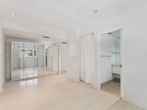 4812 Pine Tree Dr 206, Miami Beach FL 33140