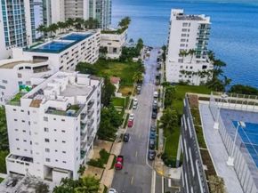 481 NE 29th St 502, Miami FL 33137