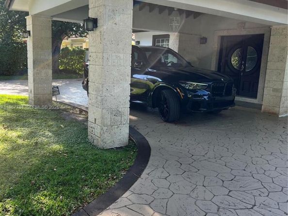 6284 SW 26th St, Miami FL 33155