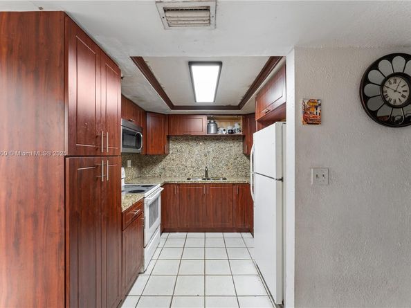 3865 W 10th Dr, Hialeah FL 33012