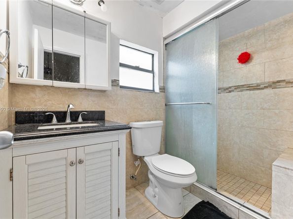 3865 W 10th Dr, Hialeah FL 33012