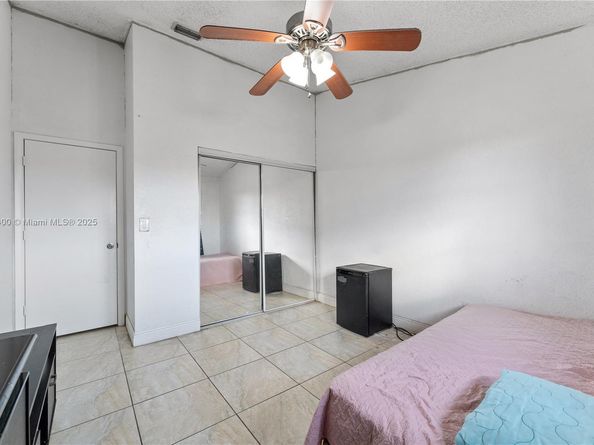 3865 W 10th Dr, Hialeah FL 33012